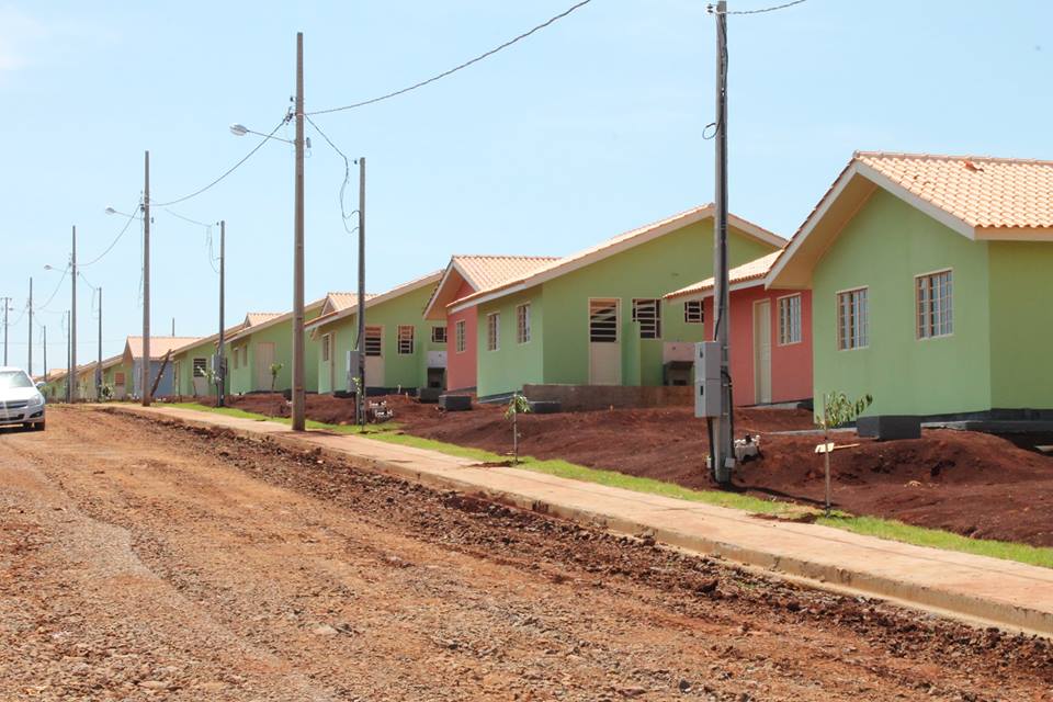 FAMÍLIAS CONQUISTAM A CASA PRÓPRIA EM JARDIM ALEGRE 